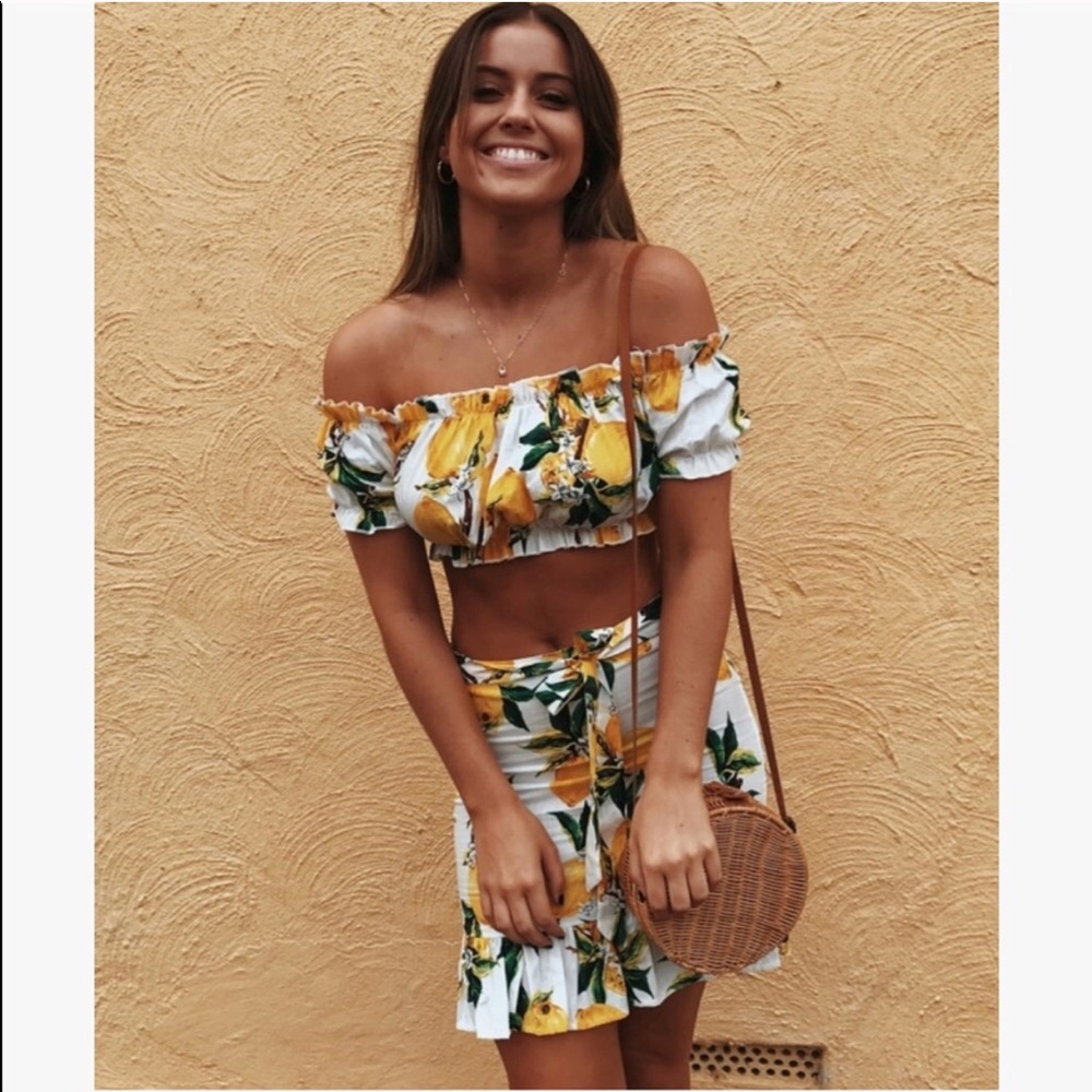 🍋Lemon Print two pieces outfit🍋 - Picture 2 of 6